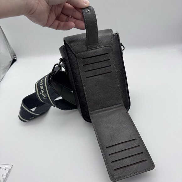 Wrangler Ladies Cell Phone Purse With Back Card Slots Crossbody Adjustable Strap - Picture 9 of 9